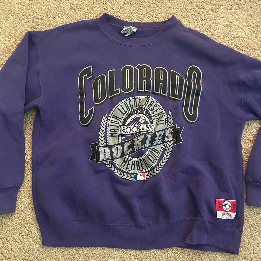 Vintage Colorado Rockies Crewneck! 🏔️💜